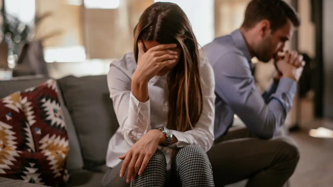 Therapy session for breaking toxic relationship patterns