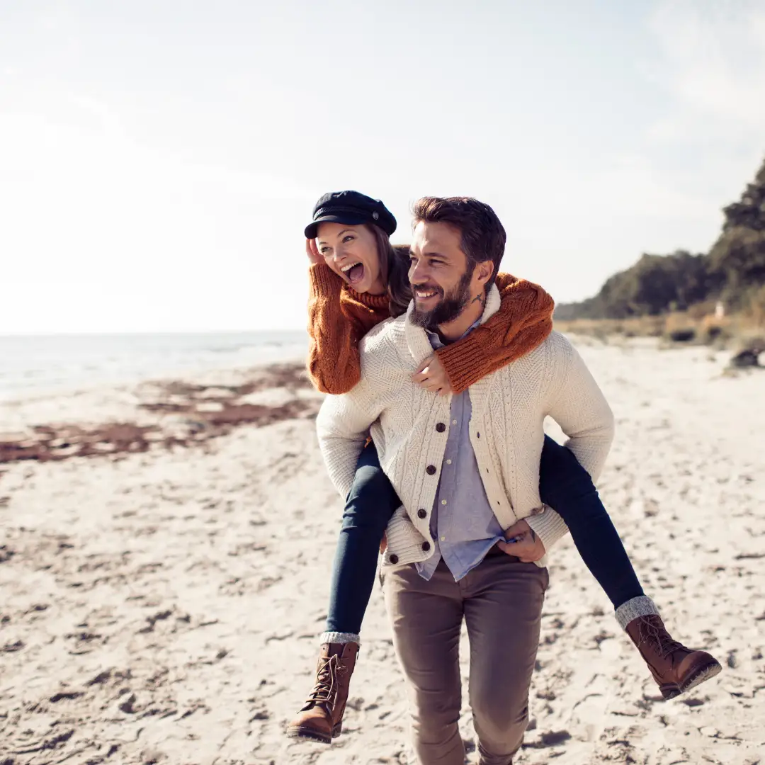 Therapist helping partners strengthen relationship during couples counselling