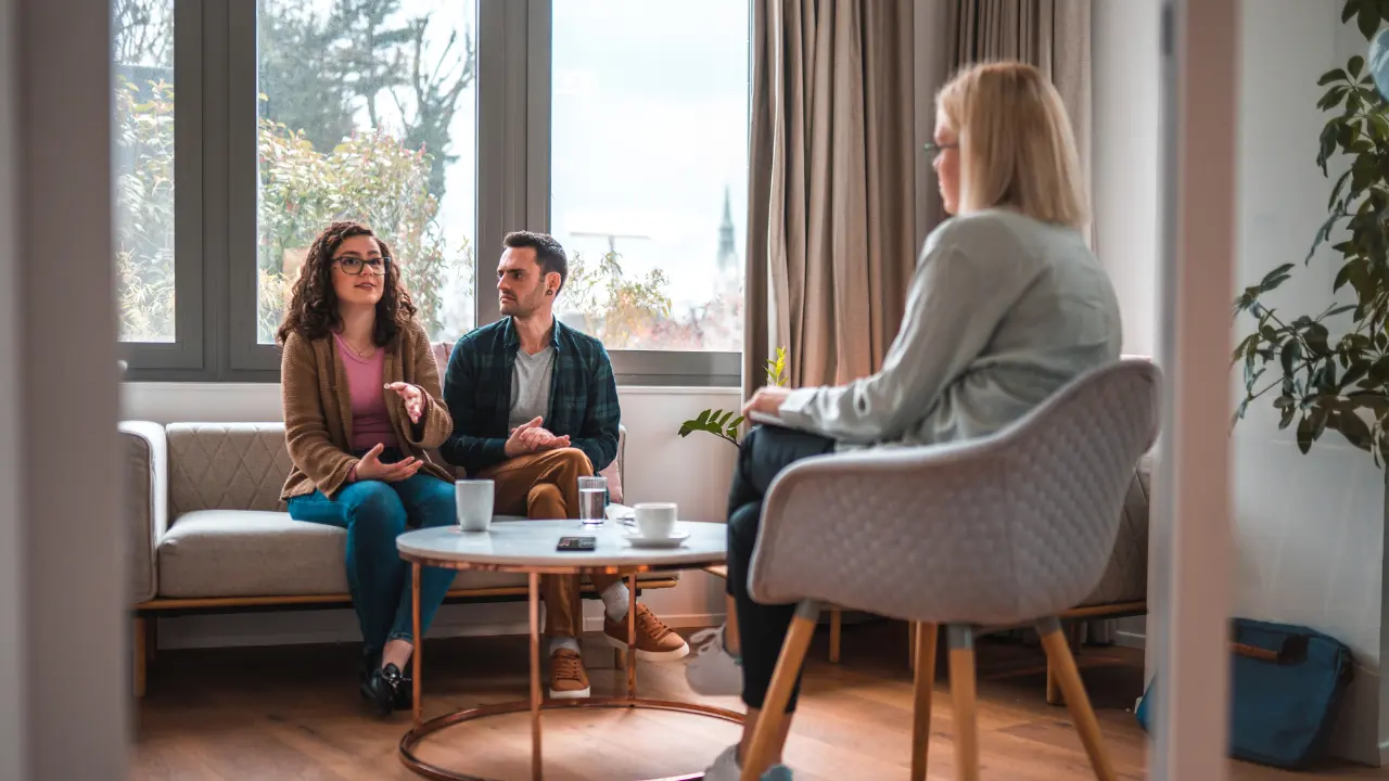 Online Relationship Therapists for Dating Couples